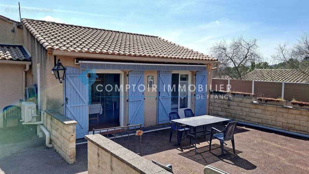NÎMES- 30- Maison avec gîtes de 409m2  sur terrain de 2870m2 avec piscine - photo 17