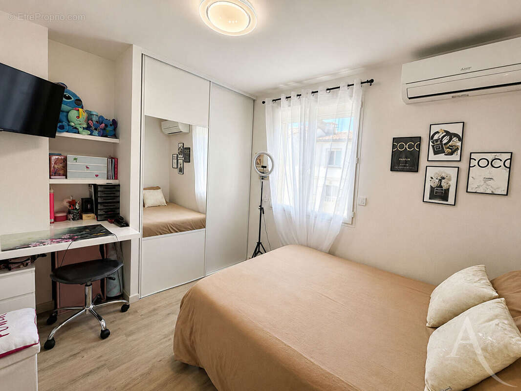 Saint-Cyprien Village ? Maison de caractère avec appartement indépendant et fort potentiel - photo 6