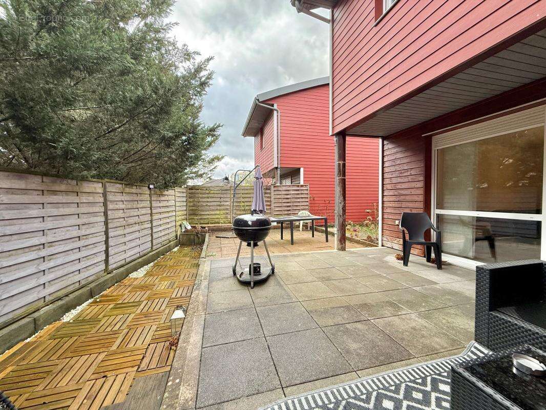 Chenôve – Loft 3 chambres avec jardin, terrasse et garage - photo 2