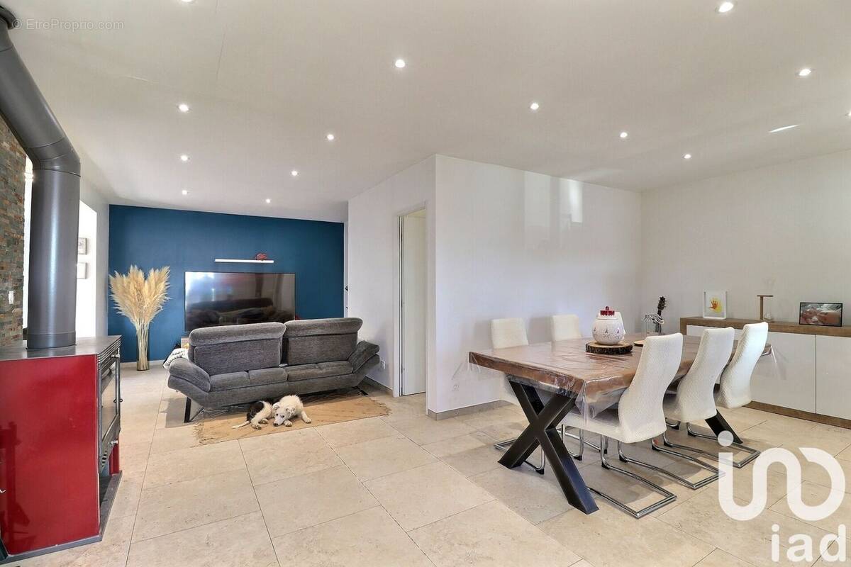 Photo 1 - Maison à SEILLONS-SOURCE-D&#039;ARGENS