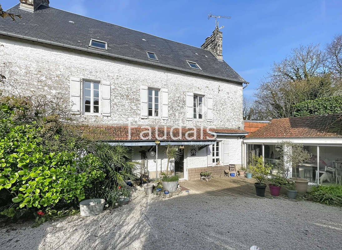 Maison à COUTANCES