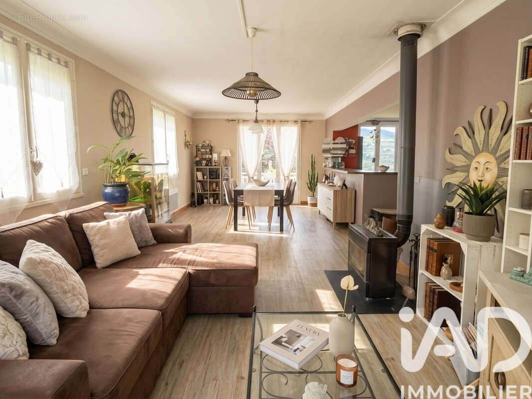 Maison 125 m² à Satillieu  - photo 4