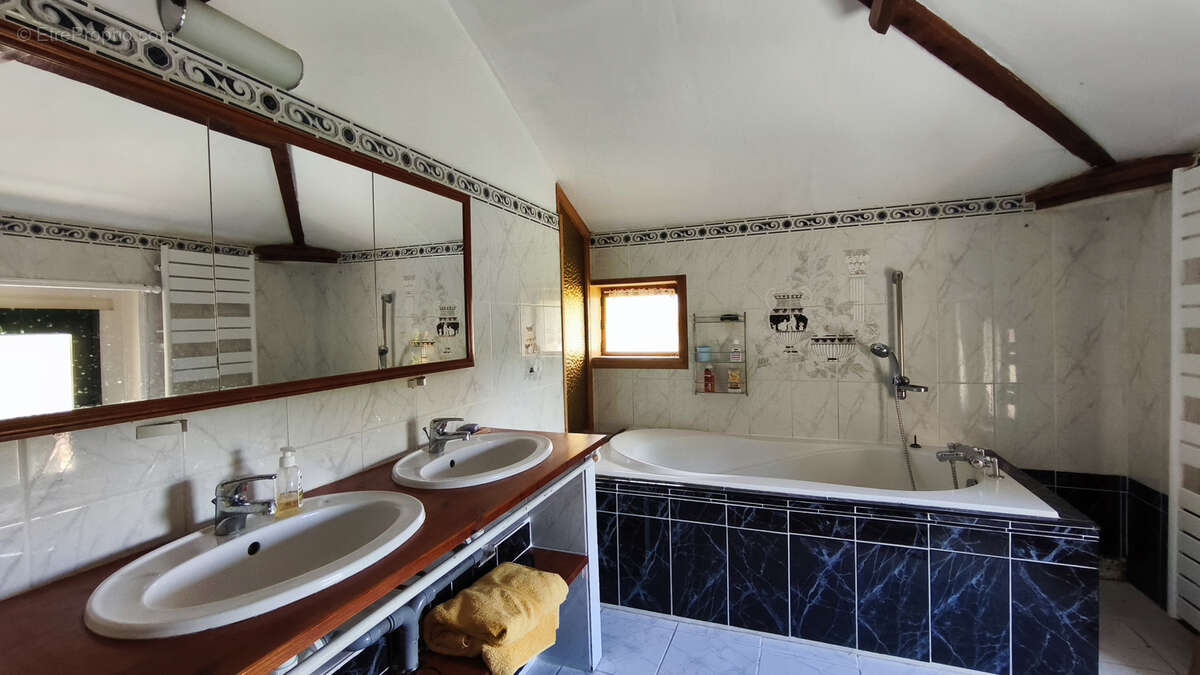 Maison à BAGAT-EN-QUERCY