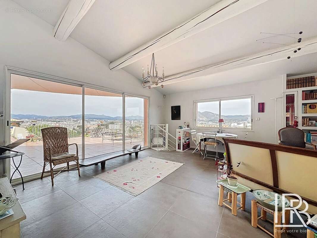 Maison à MARSEILLE-6E