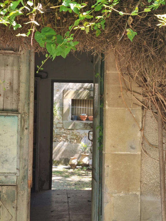 cour interieur - Maison à MAS-SAINTES-PUELLES