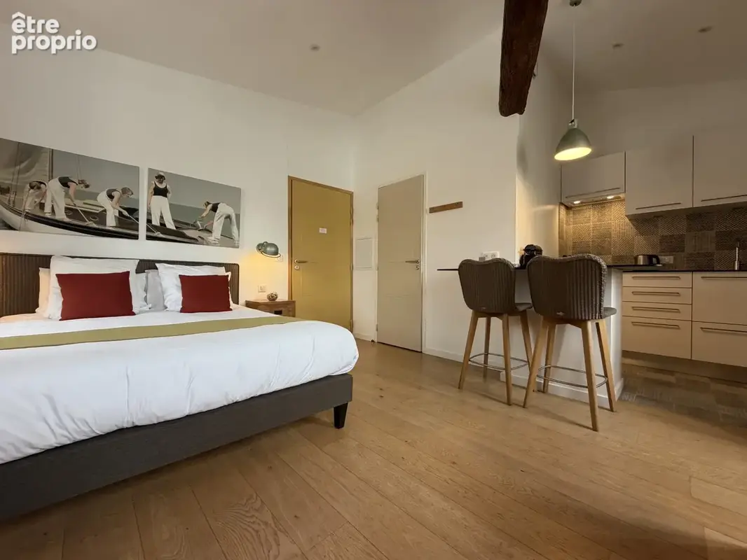 Appartement 200 m² à vendre à La Rochelle (17000) - photo 2
