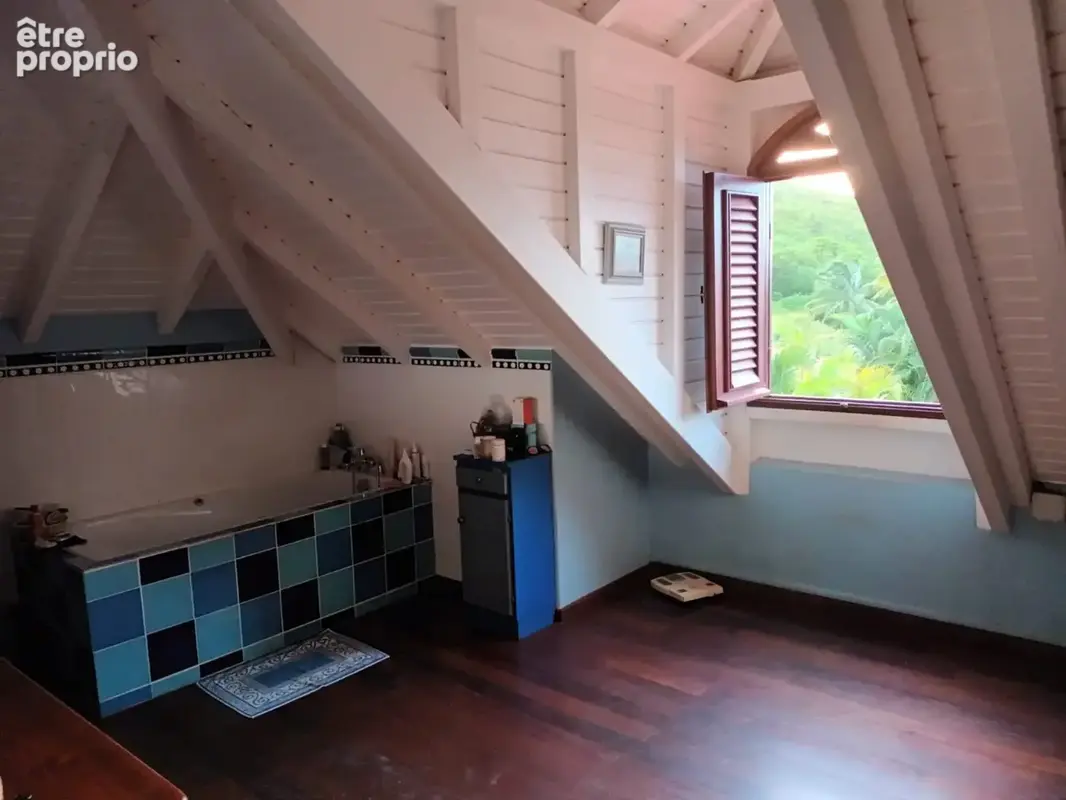 DESHAIES, Villa plage à pied, 2 bungalow, garage et piscine, sur 1 965 m² de terrain arboré - photo 41