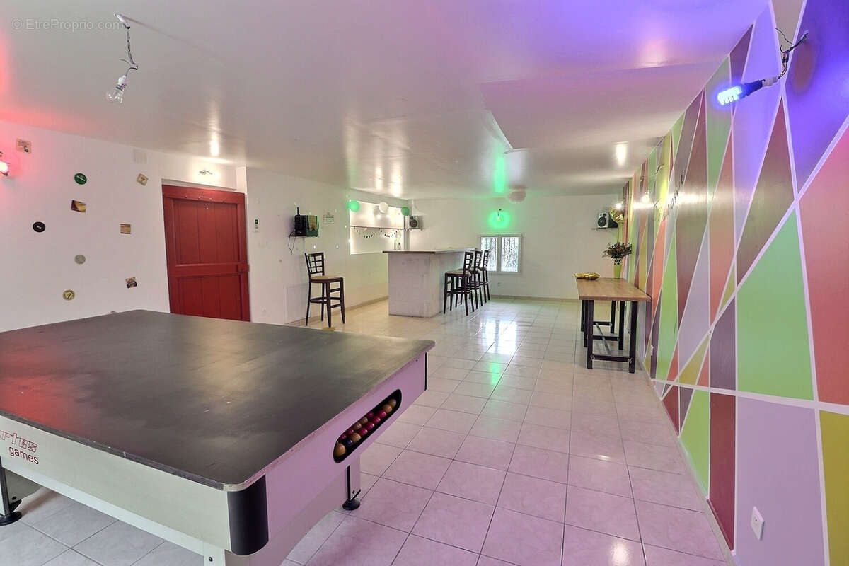 Appartement à ENTRAIGUES-SUR-LA-SORGUE