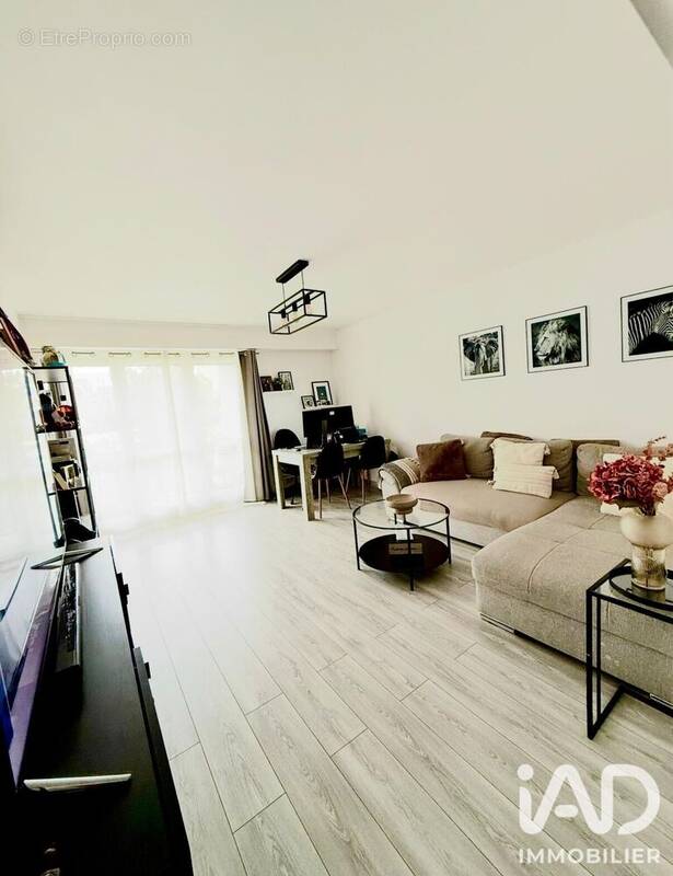 Photo 1 - Appartement à CHEVILLY-LARUE