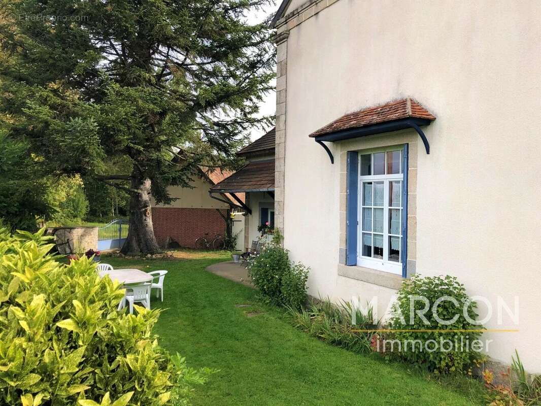 Maison à CHAMBON-SAINTE-CROIX