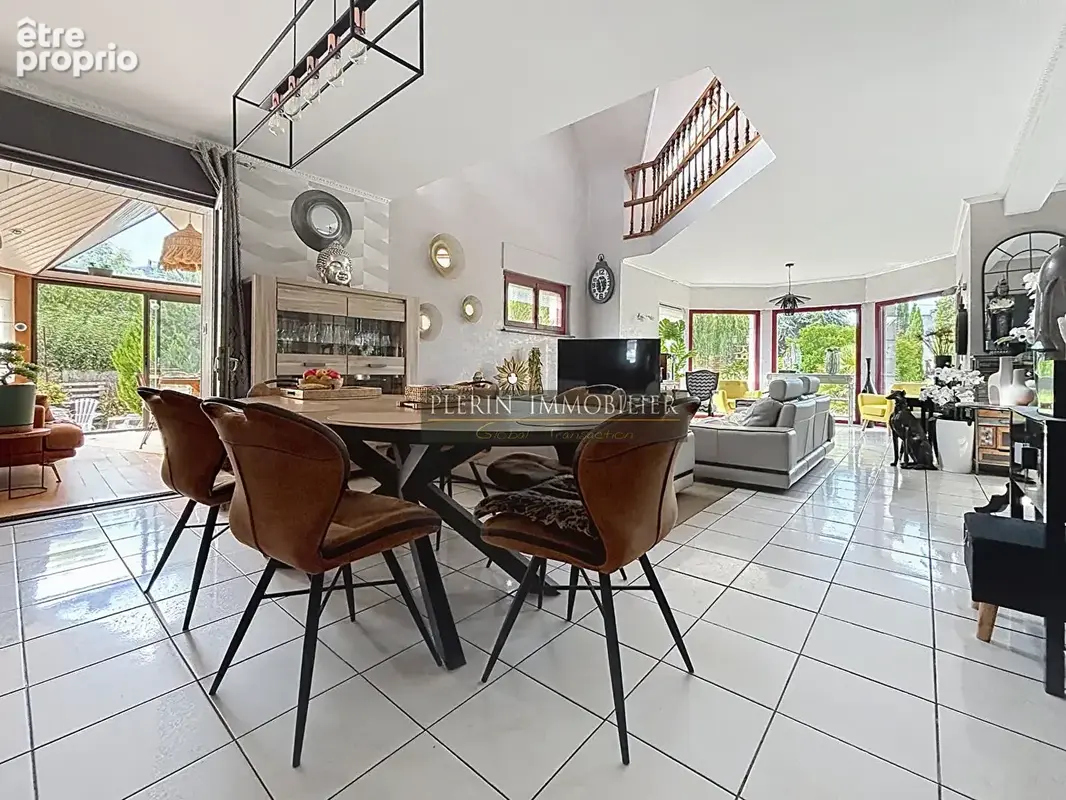 Langueux - belle maison familiale avec vastes dépendances - photo 5