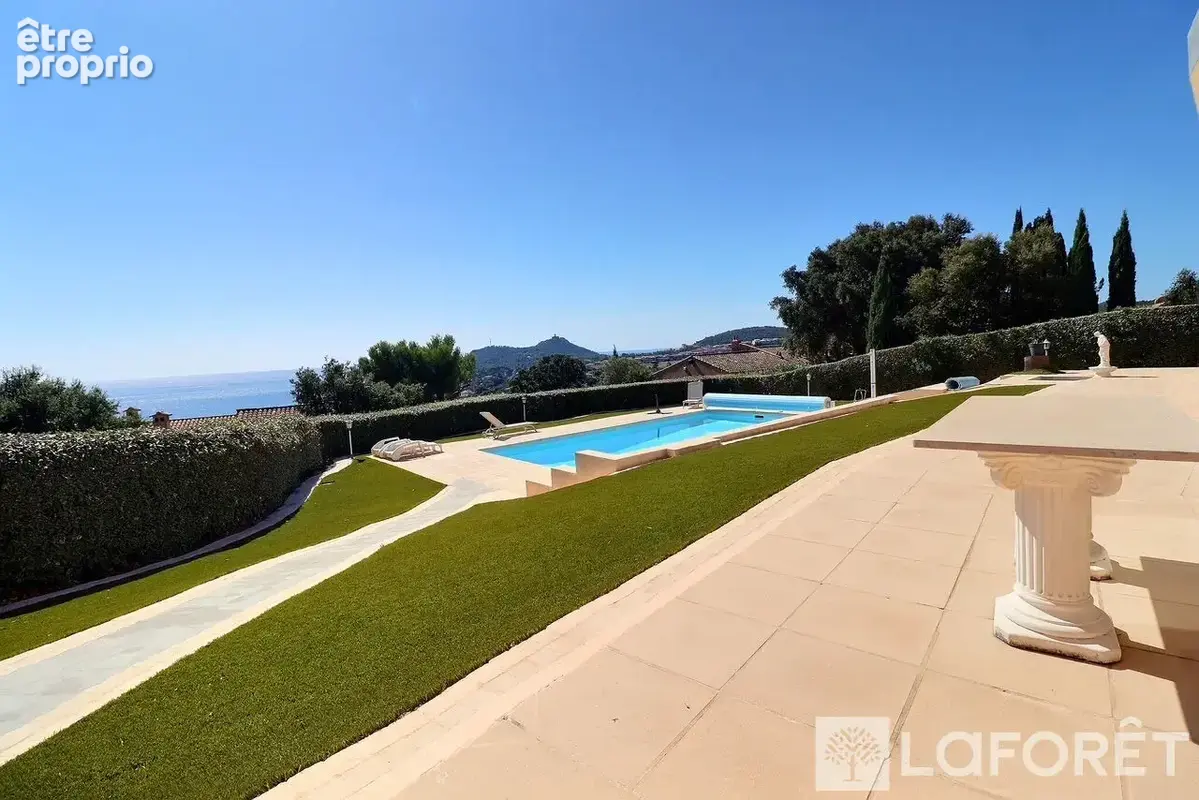 Maison Saint Raphael 6 pièce(s) 240 m2 - photo 3