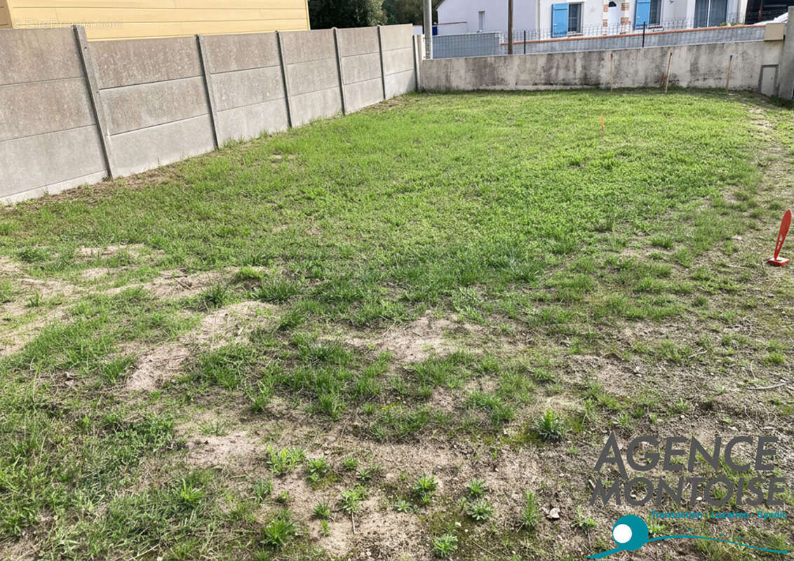 Parking à NOTRE-DAME-DE-MONTS