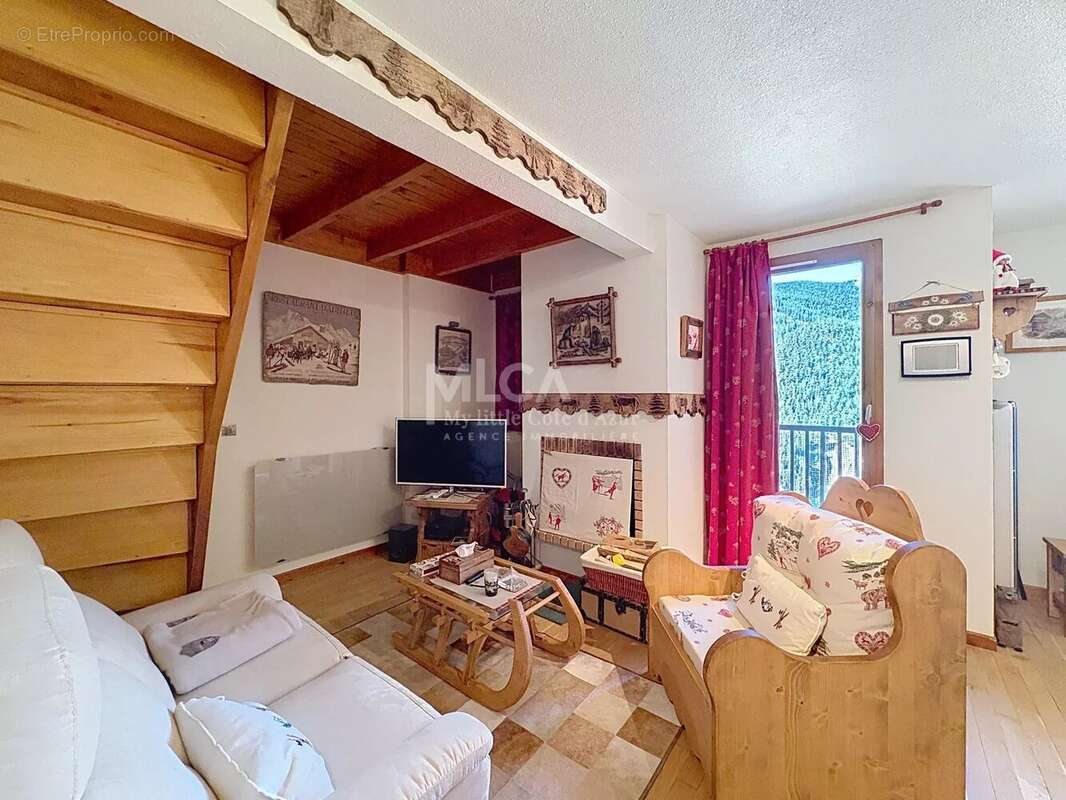 Trois pièces en duplex vue dominante - photo 2