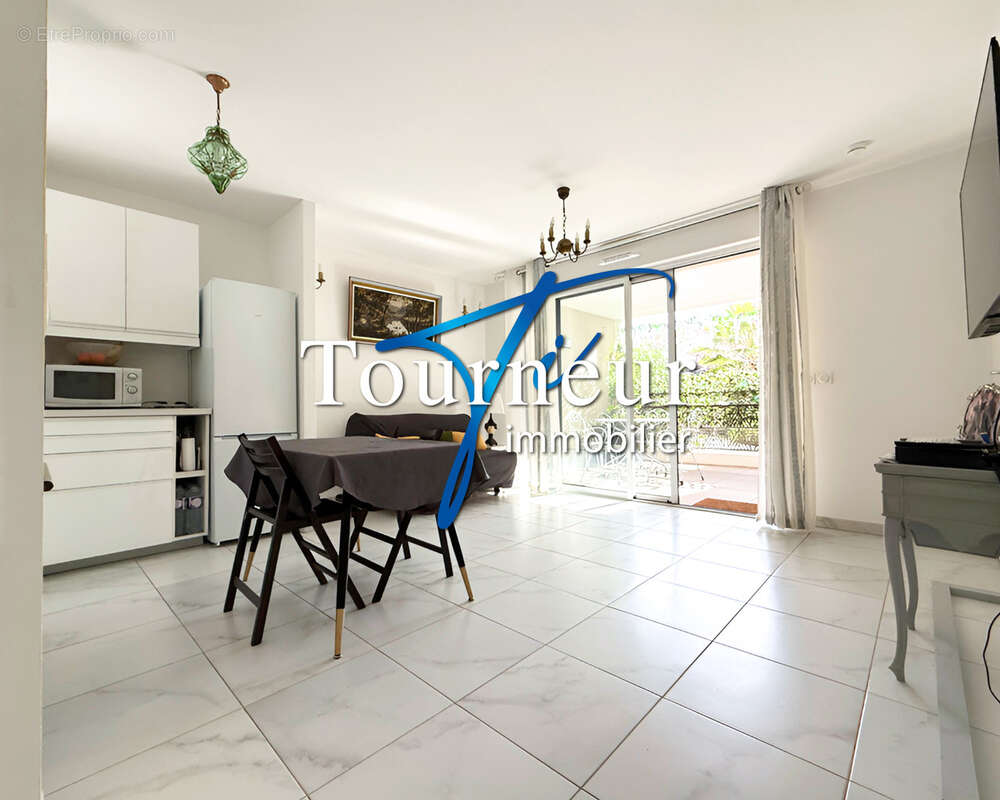 Appartement à SANARY-SUR-MER