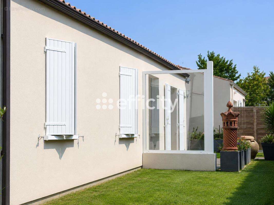 Maison 108 m² à Semussac  - photo 3