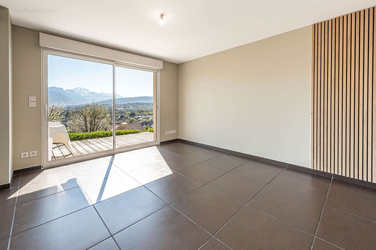 Appartement à POISY