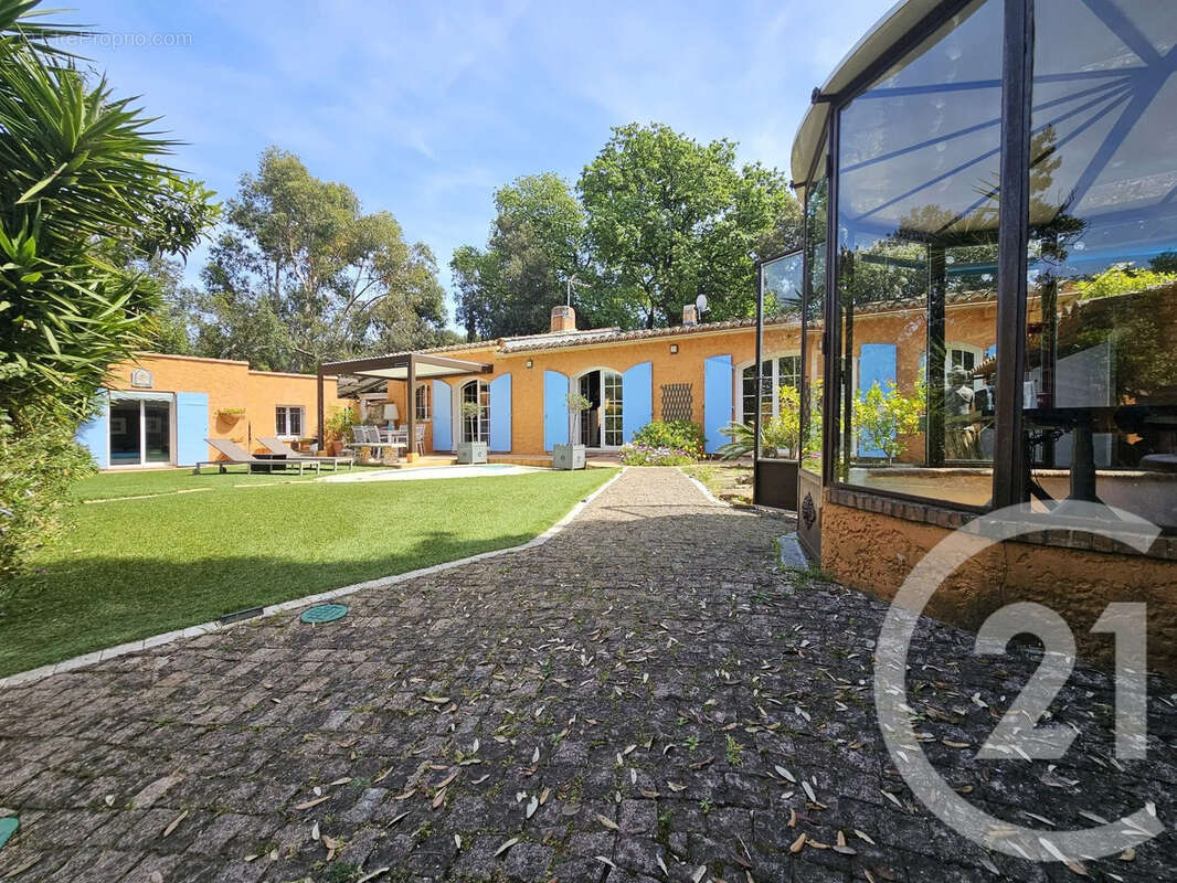 Maison 137 m² à Six-Fours-Les-Plages  - photo 3