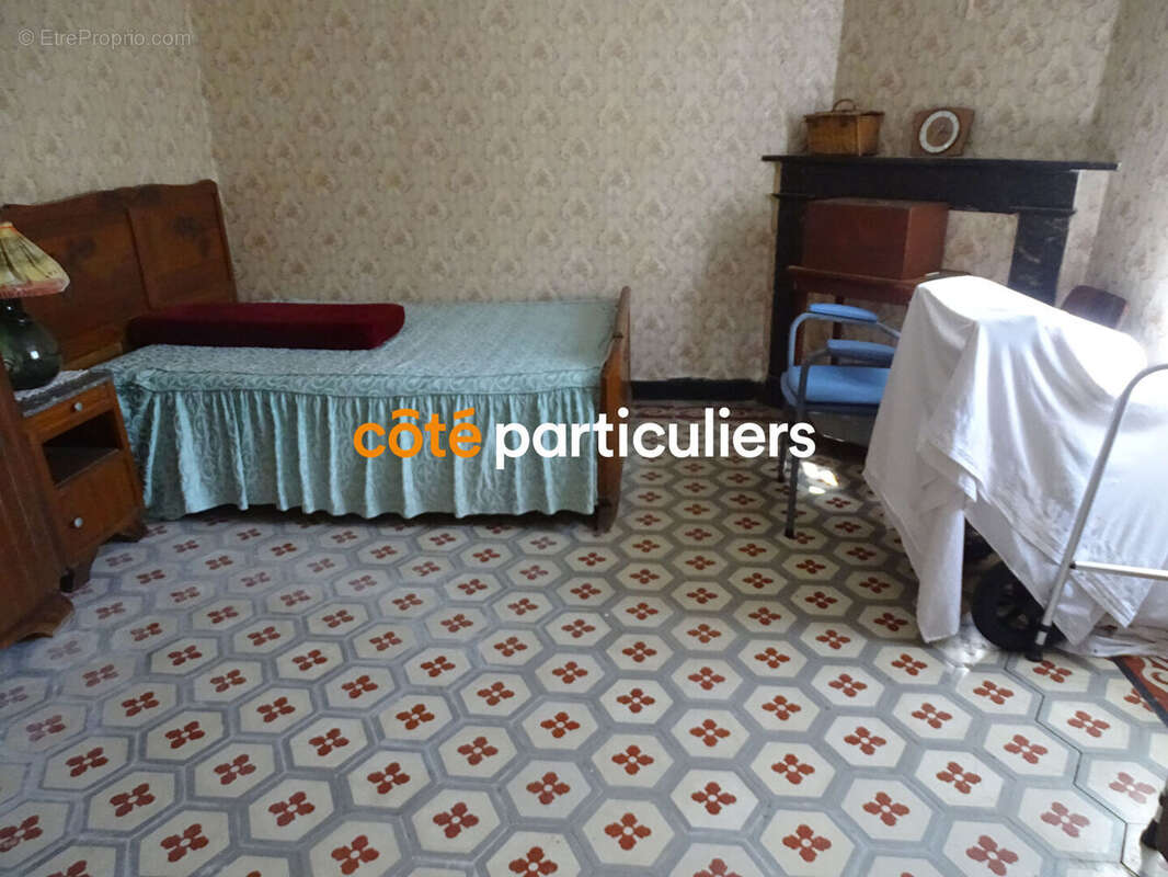 Maison à SAINT-HILAIRE-EN-LIGNIERES