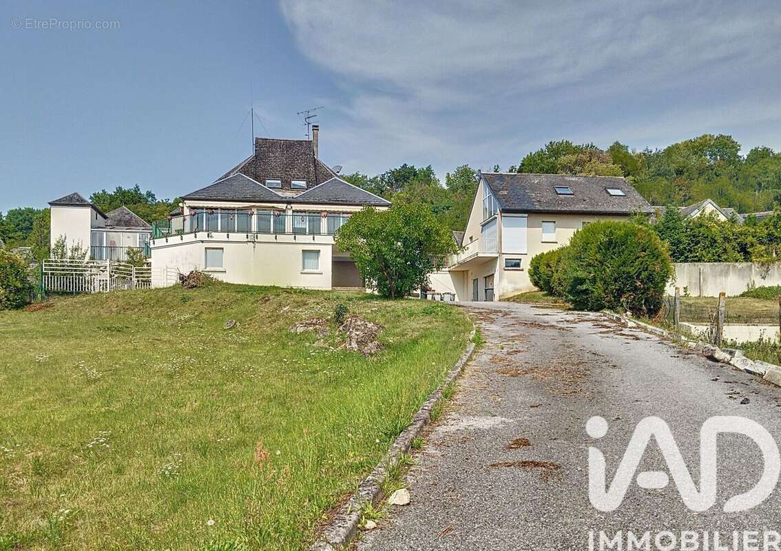 Appartement 2900 m² à Bourg-Et-Comin  - photo 2