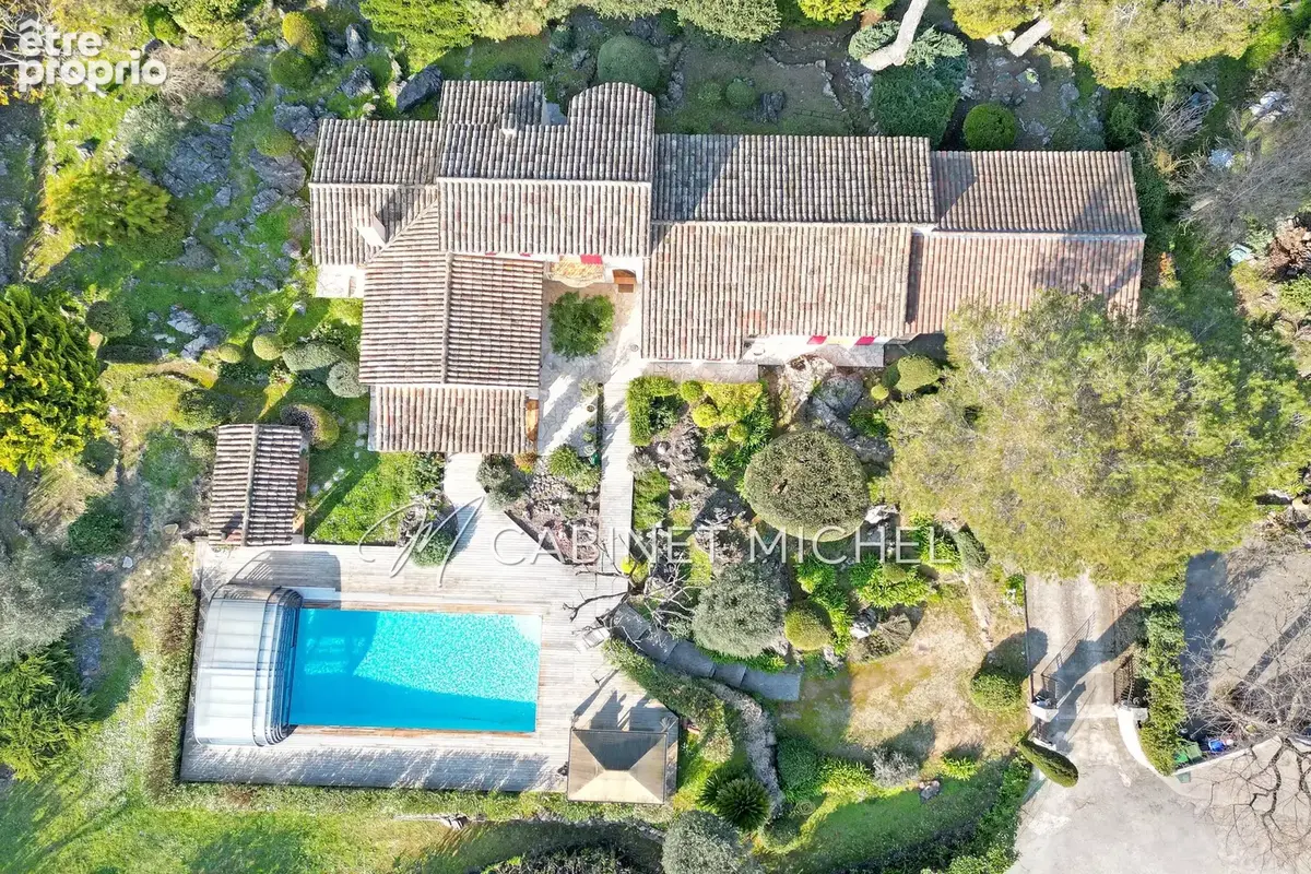 Maison à ROQUEFORT-LES-PINS