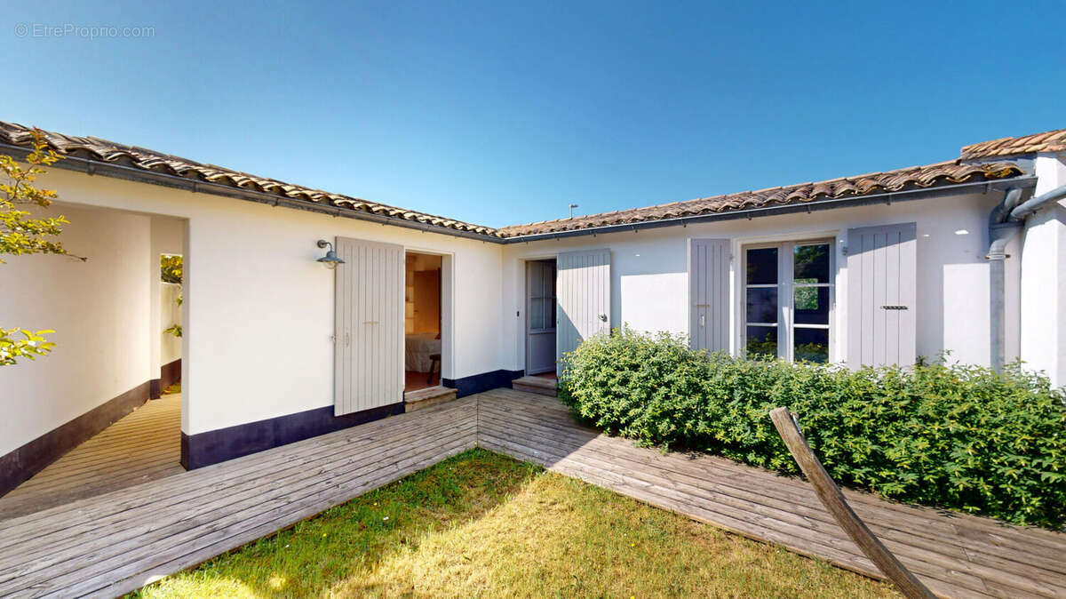 Maison à LES PORTES-EN-RE