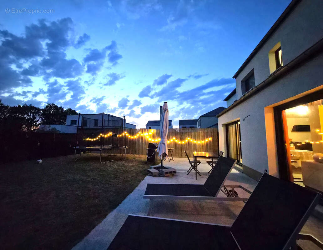 Maison tres recente avec grand garage et jardin - photo 3