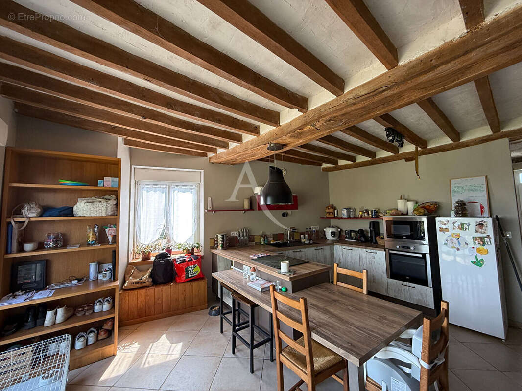 Maison à QUELAINES-SAINT-GAULT