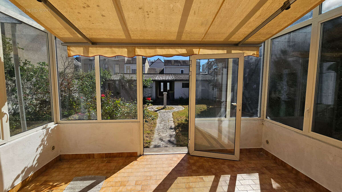 Maison - 69 m² - TOURS - photo 3