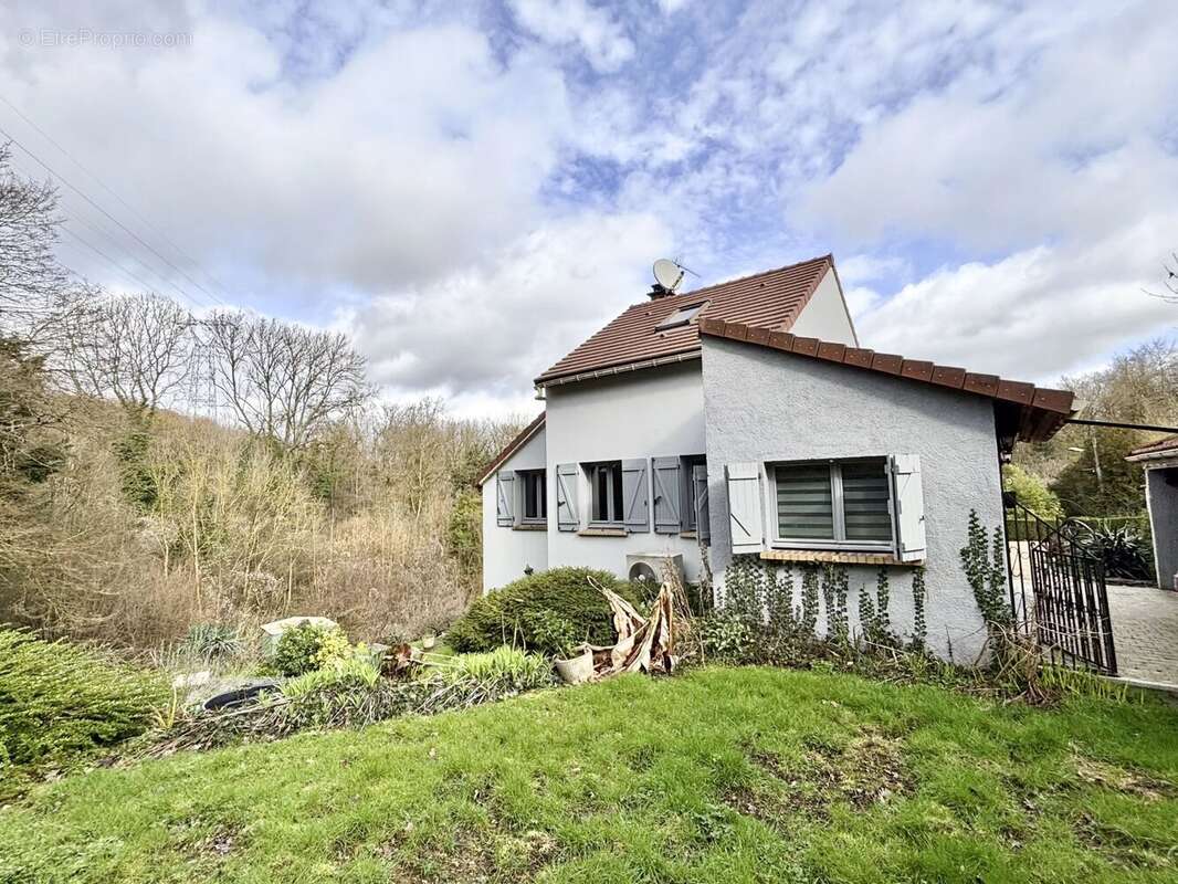 Maison à BONNIERES-SUR-SEINE