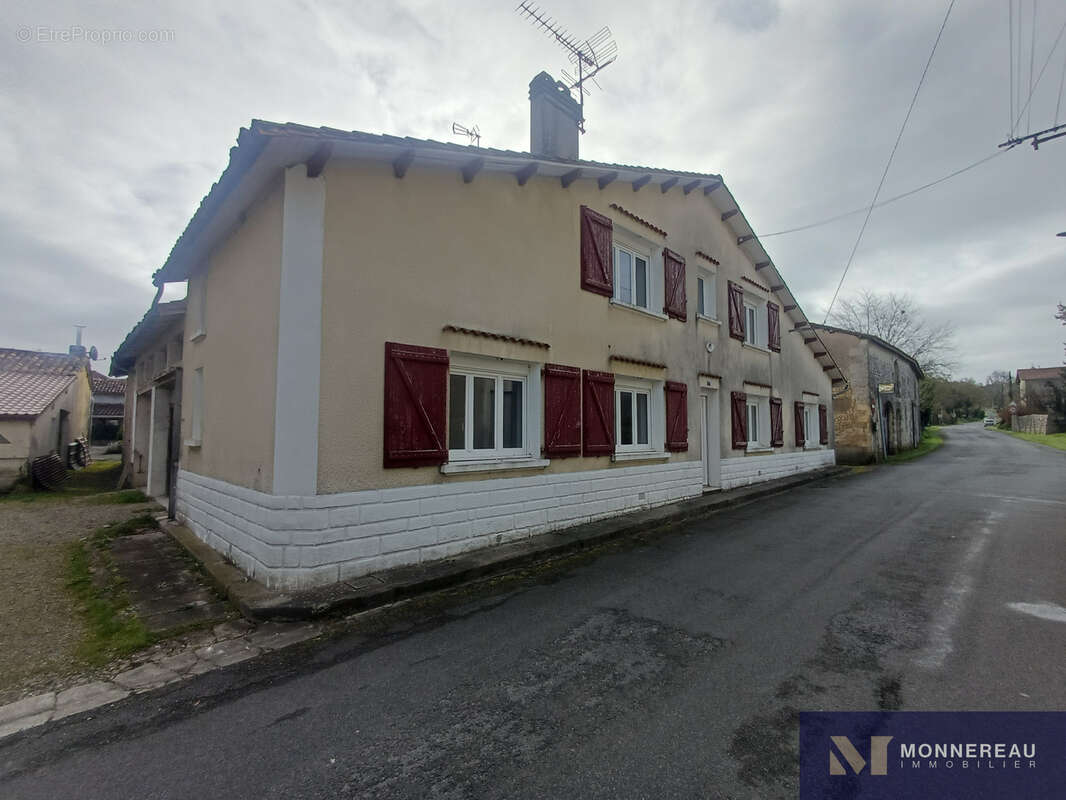 Maison à DEVIAT