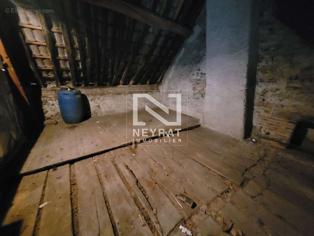 Maison à LA MOTTE-SAINT-JEAN