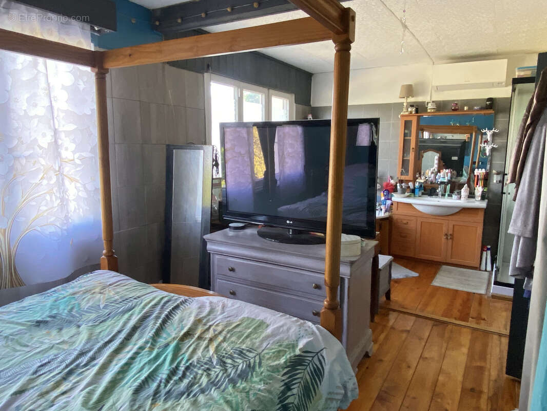 Maison à VILLENEUVE-LES-CERFS