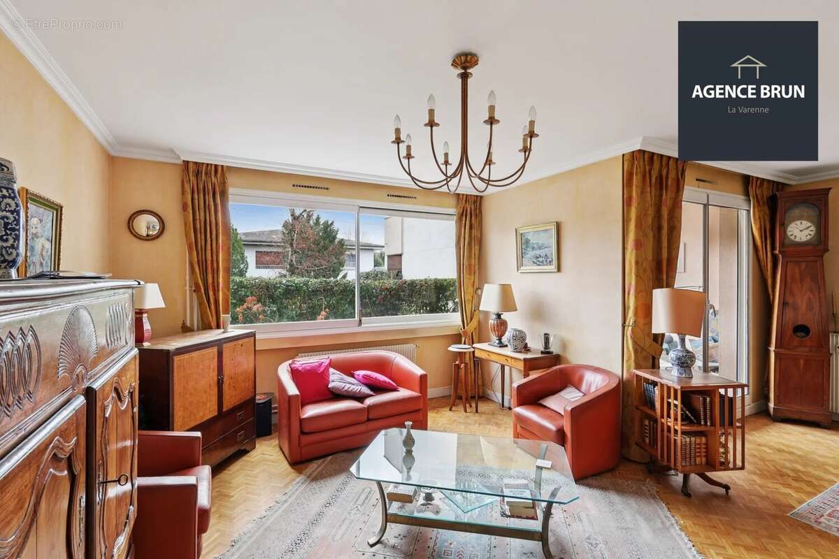 Appartement à SAINT-MAUR-DES-FOSSES