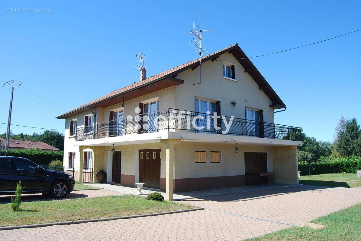 Maison à NERONDE-SUR-DORE