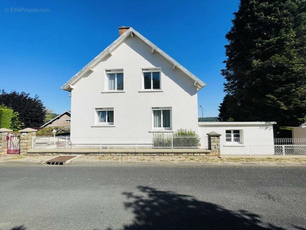 Maison 117 m² à Jumilhac-Le-Grand  - photo 2