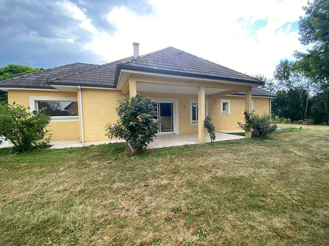 Maison à LUCGARIER