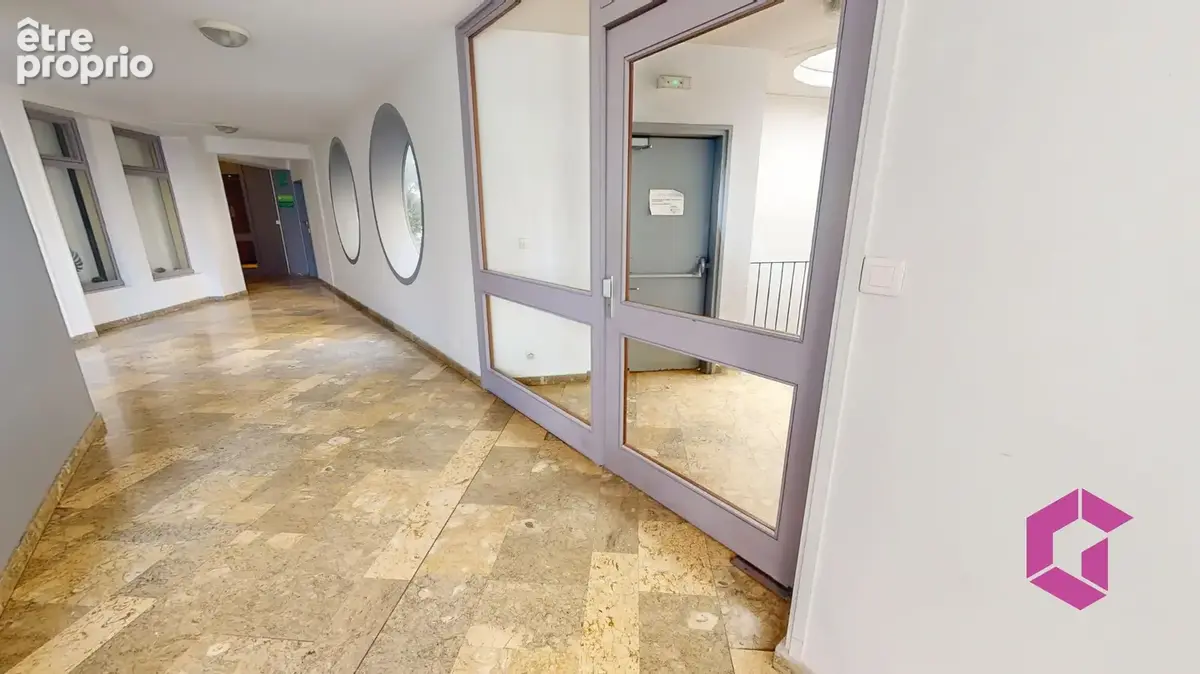 EXCLUSIVITÉ   PLEIN CENTRE, PLACE MICHELET, T2 au 2ème étage avec ascenseur, balcon, garage, et cave - photo 6