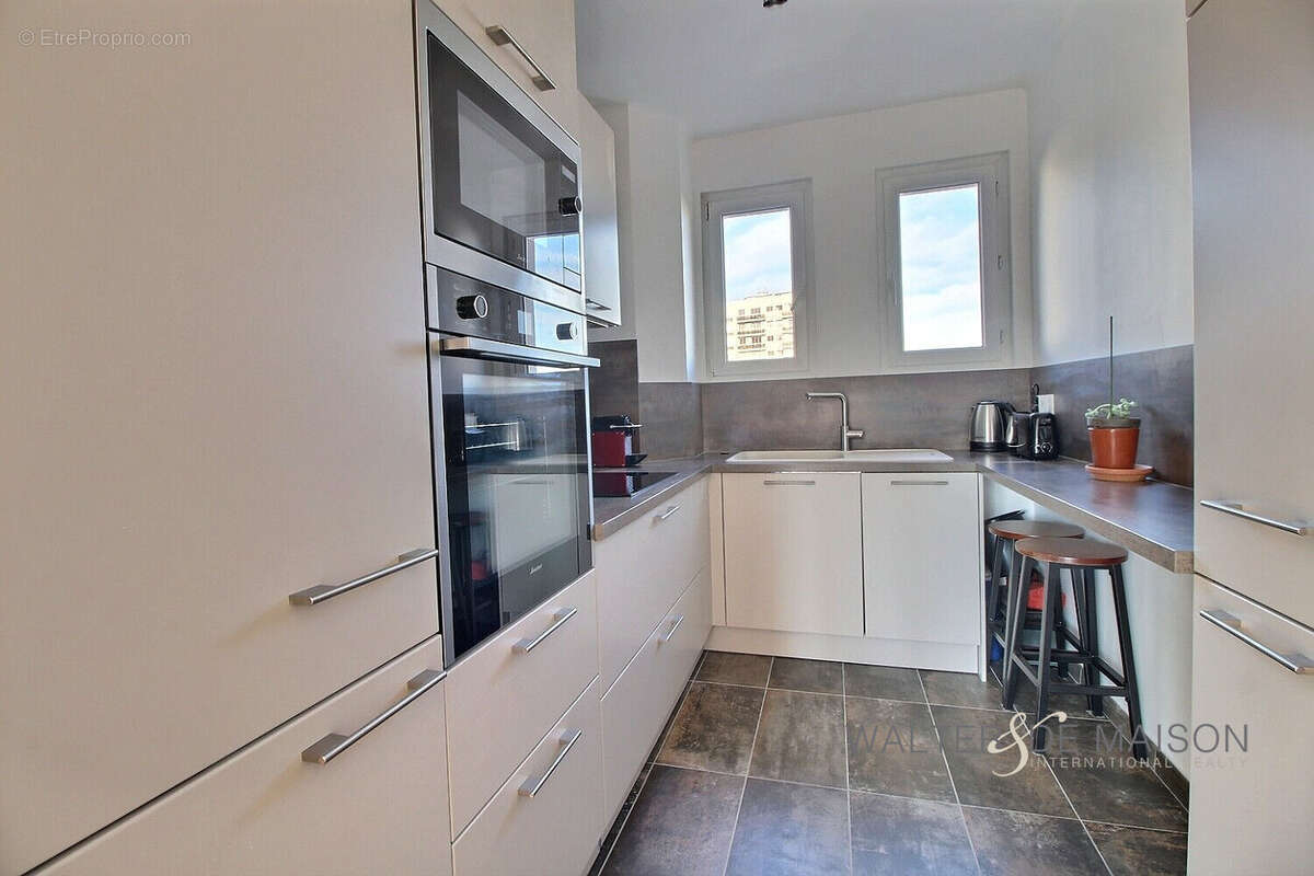 Appartement à PARIS-15E