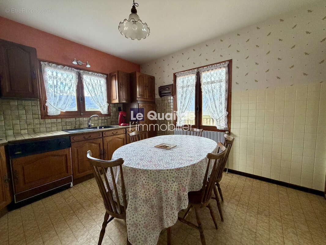 Maison à CHATEAUNEUF