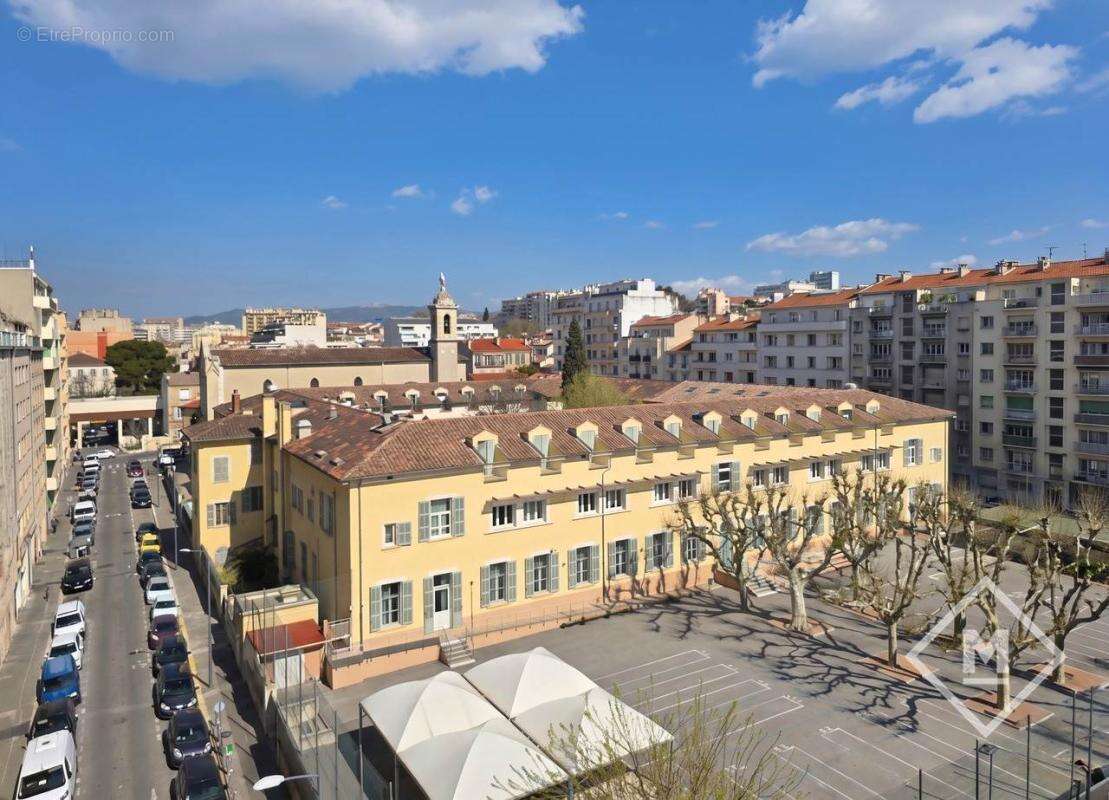 Appartement à MARSEILLE-4E