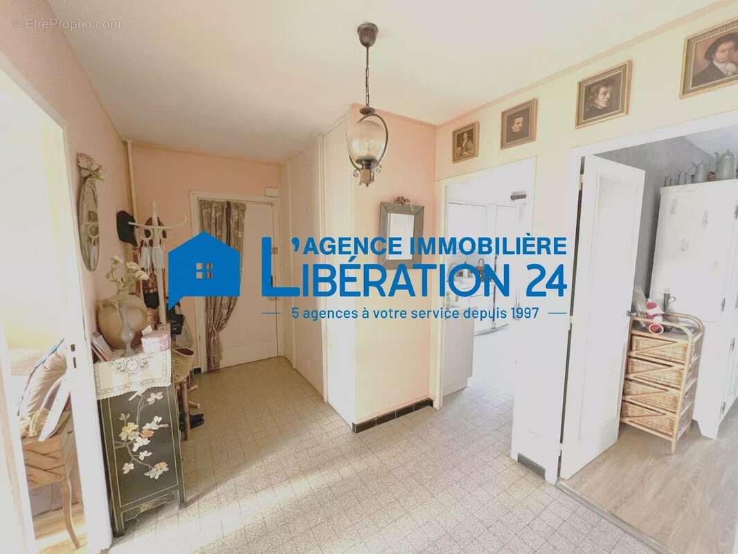 Appartement T5 95m² Balcons Terasse Ascenseur Garage Cave - photo 5