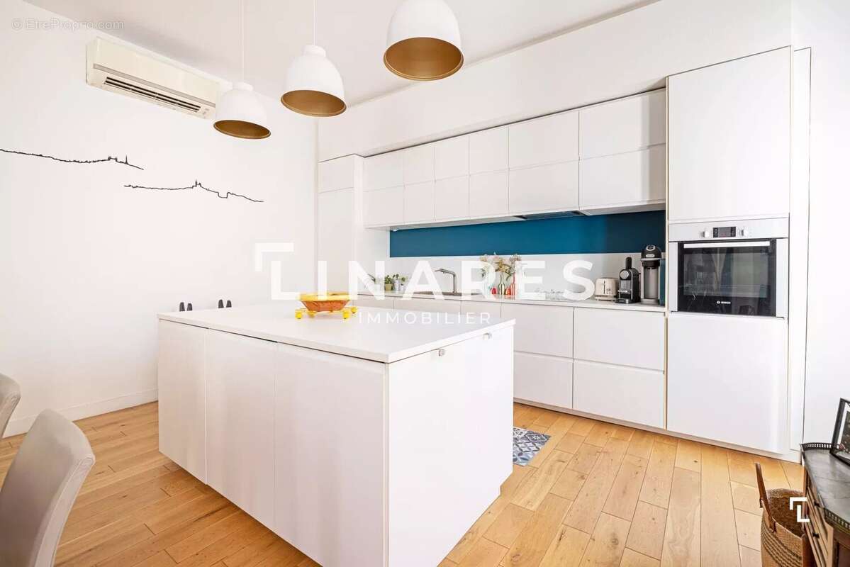 Appartement à MARSEILLE-6E