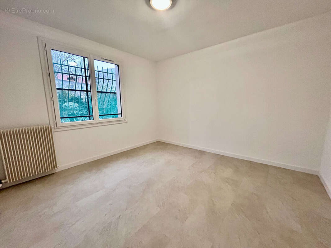 Appartement 3 pièces rénové avec local - photo 6