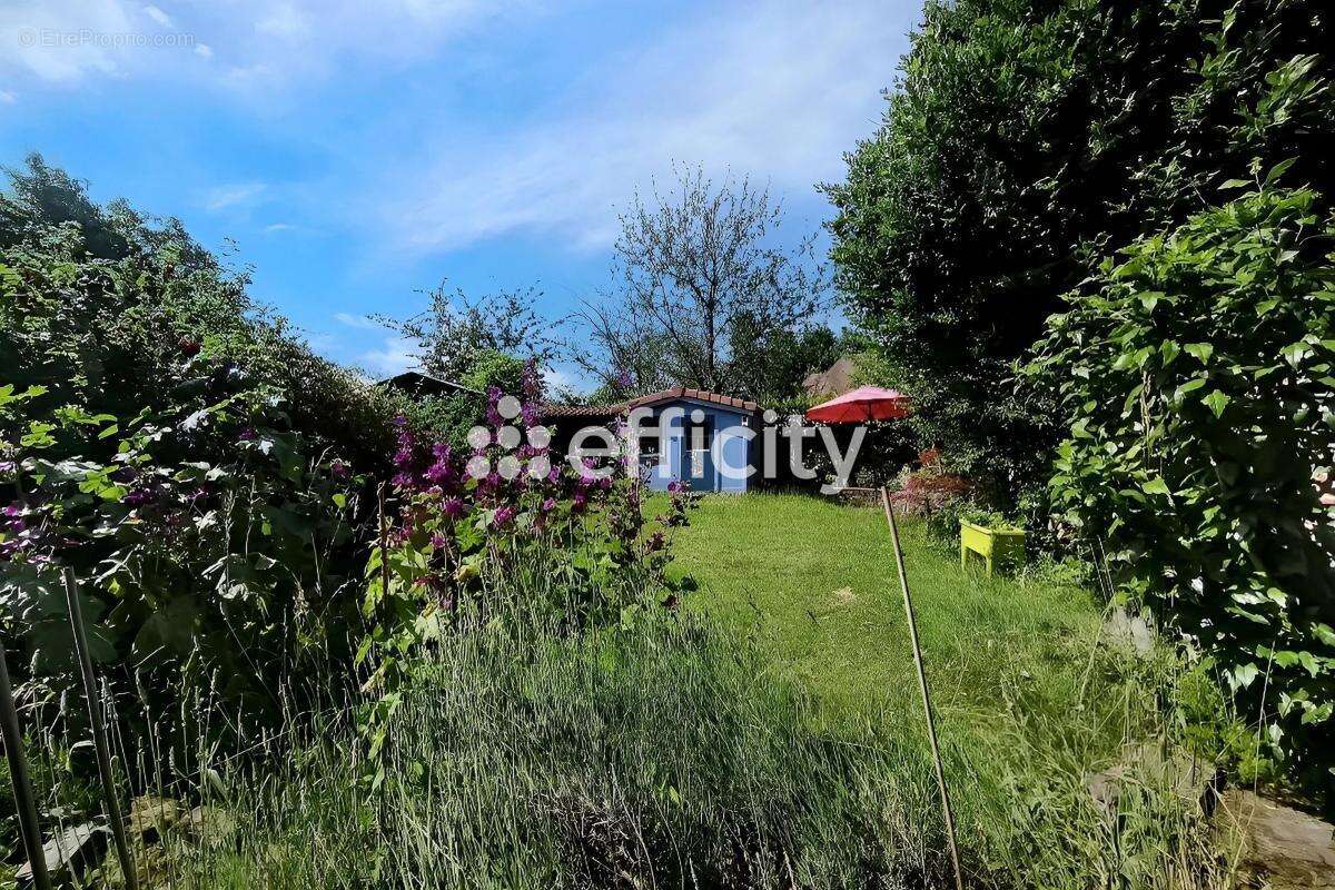 Maison à PERONNE-EN-MELANTOIS