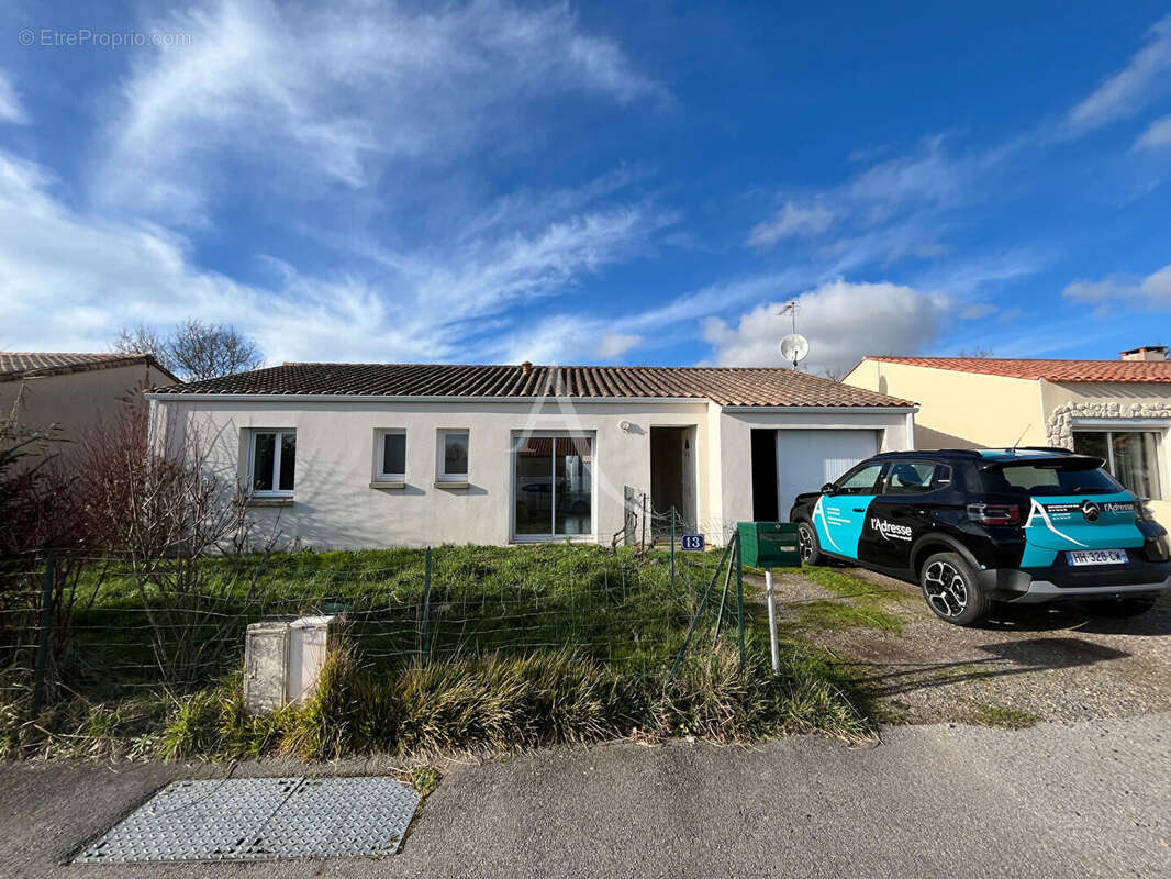 Maison à GROSBREUIL