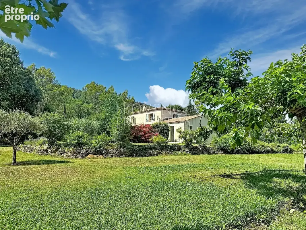 Propriété d'exception avec moulin du 19ème siècle, villa indépendante, 2 piscines sur 1,6 hectare - photo 54