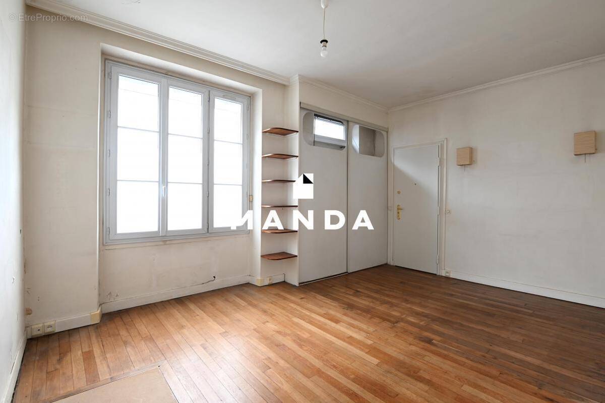 Appartement à NEUILLY-SUR-SEINE