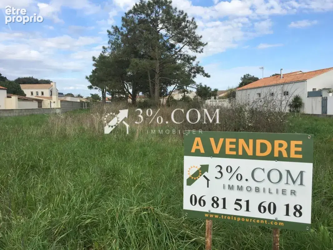 Terrain constructible à viabiliser de 908 m2 - photo 2