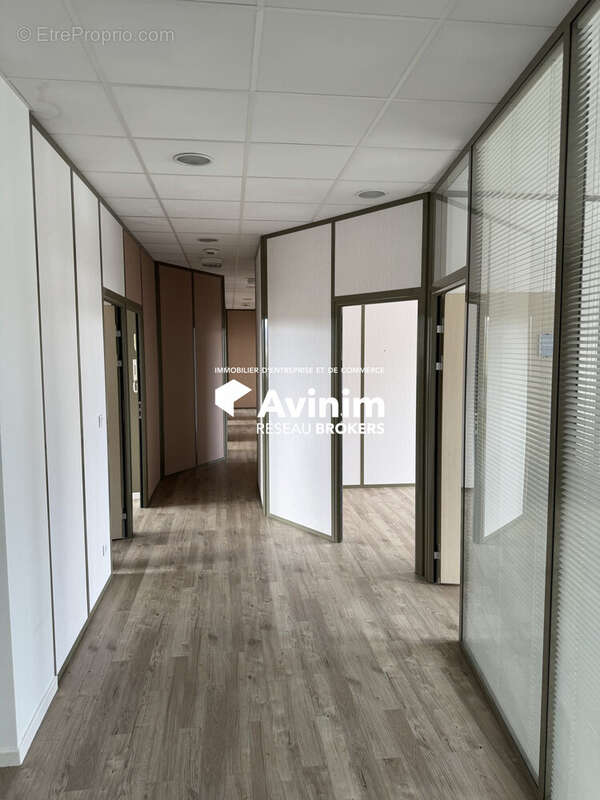 Commerce à SAINTE-FOY-LES-LYON